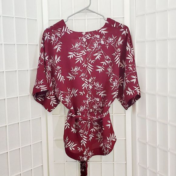 Worthington Floral Belt Front Blouse Size; Medium - Picture 2 of 7